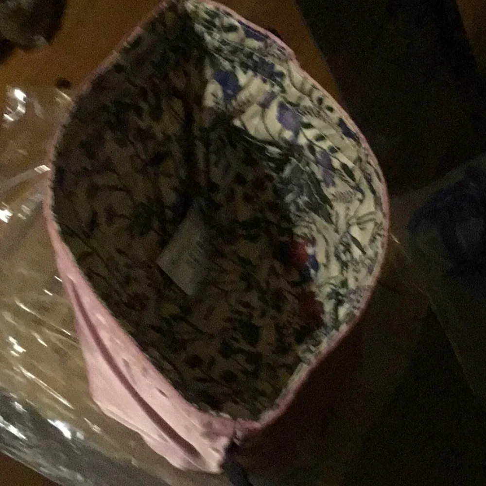 Gucci silky makeup bag/pouch - Picture 2 of 8